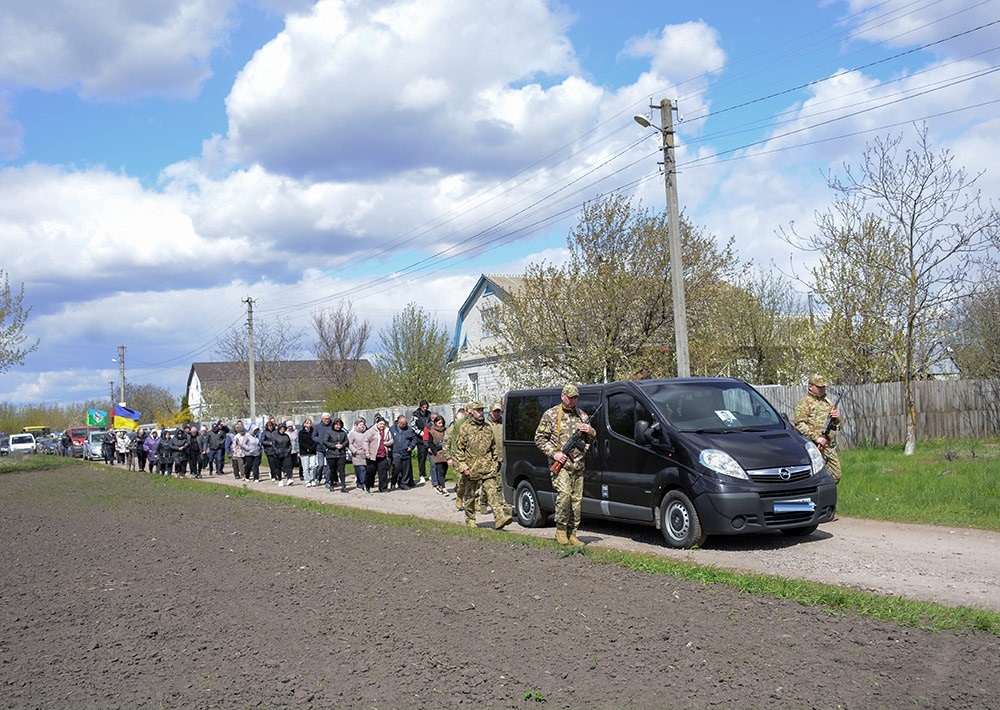 У Переселенні провели в останню путь воїна Вадима Юрченка - 15
