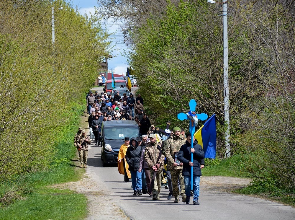 У Переселенні провели в останню путь воїна Вадима Юрченка - 16