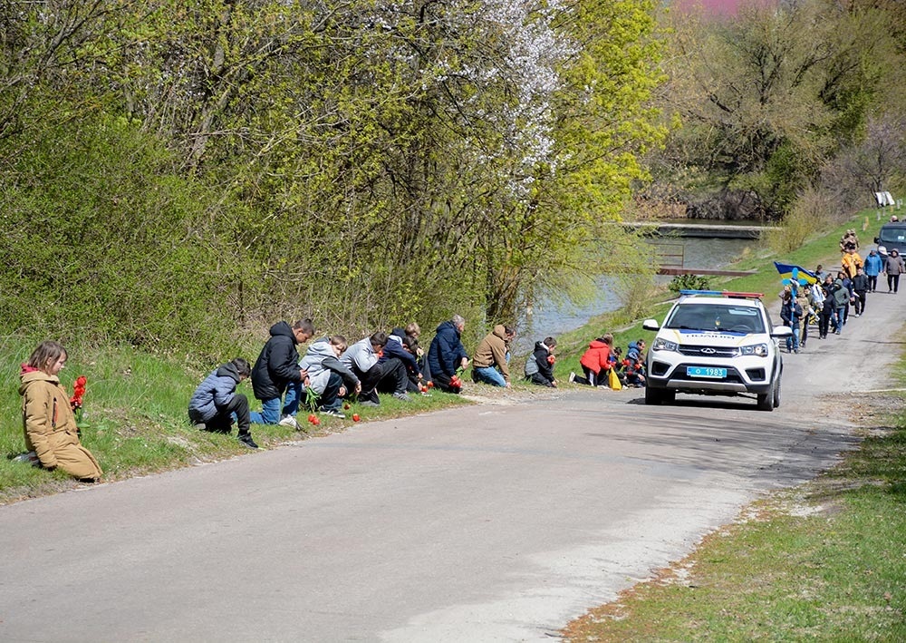 У Переселенні провели в останню путь воїна Вадима Юрченка - 17