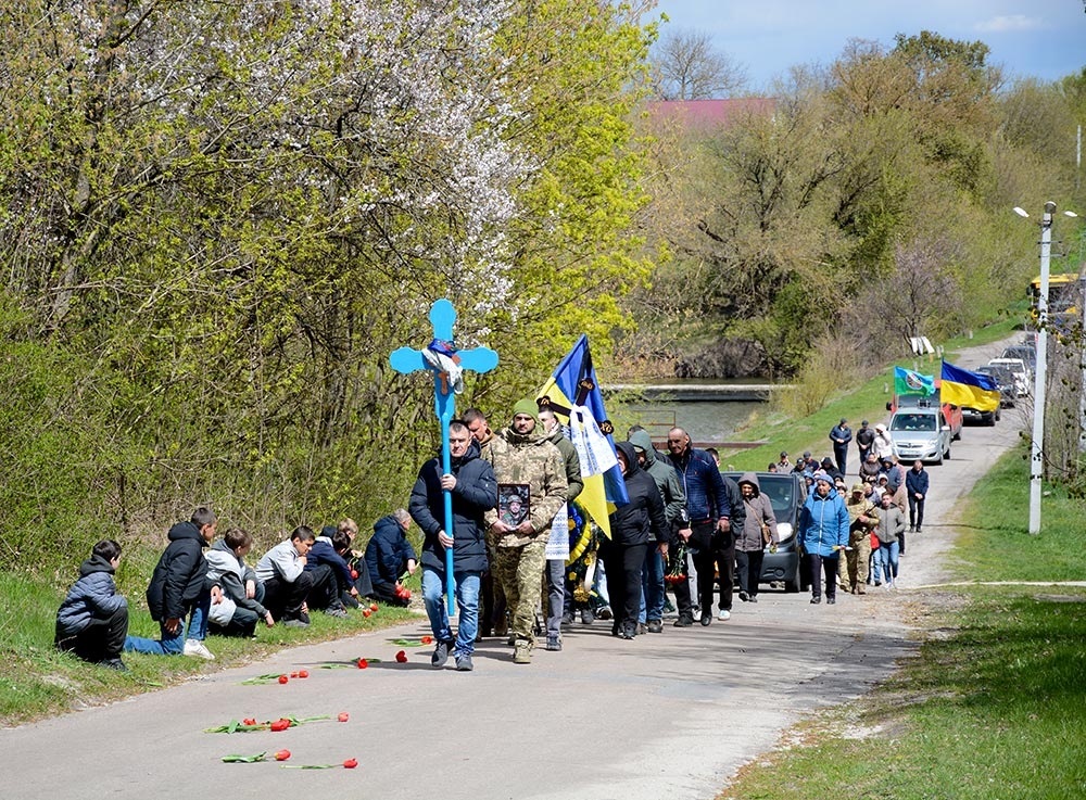 У Переселенні провели в останню путь воїна Вадима Юрченка - 18