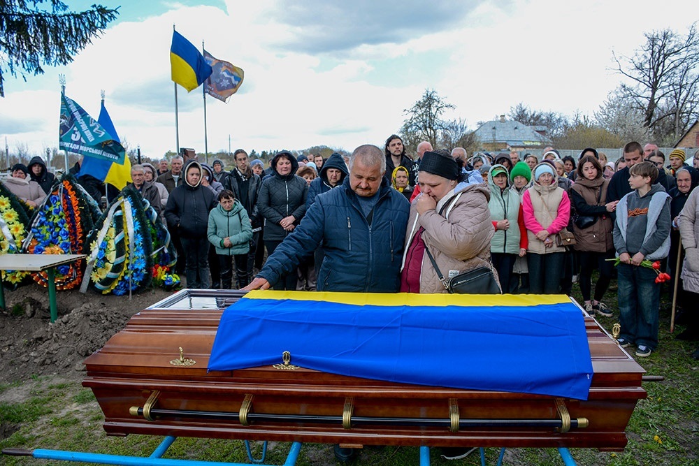 У Переселенні провели в останню путь воїна Вадима Юрченка - 26