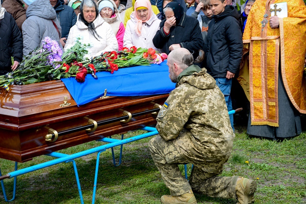 У Переселенні провели в останню путь воїна Вадима Юрченка - 28