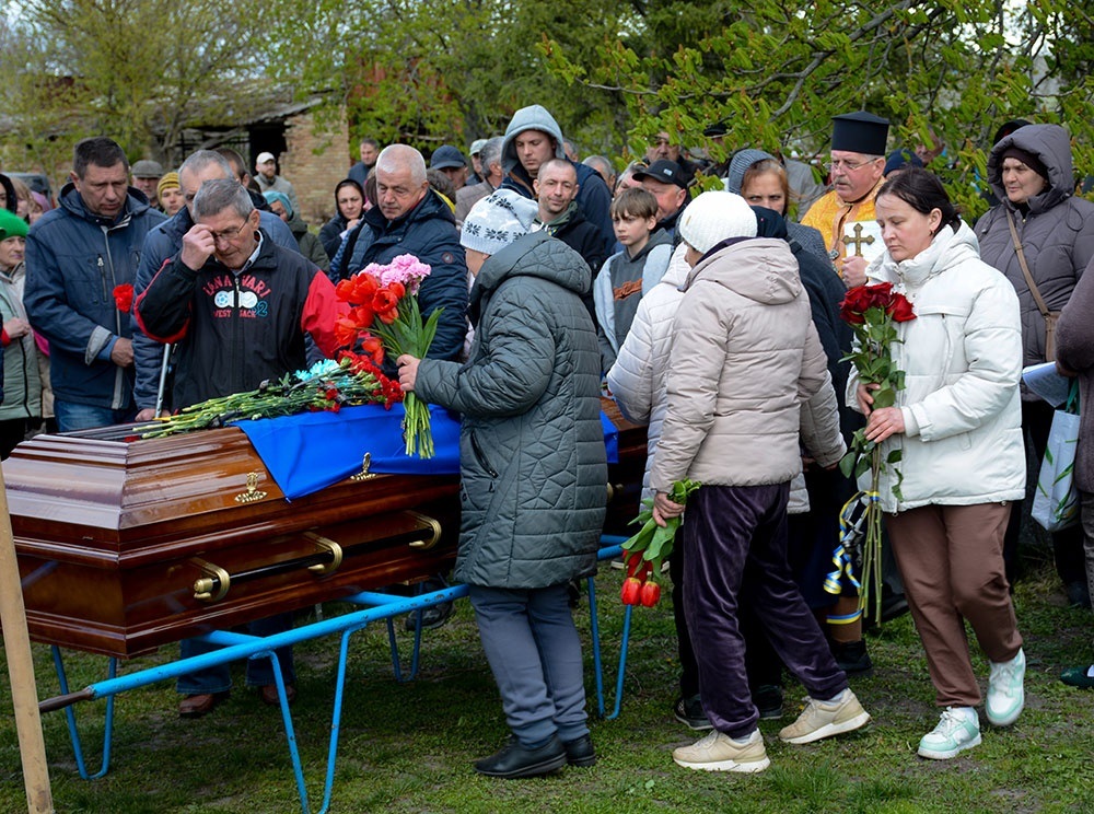 У Переселенні провели в останню путь воїна Вадима Юрченка - 29