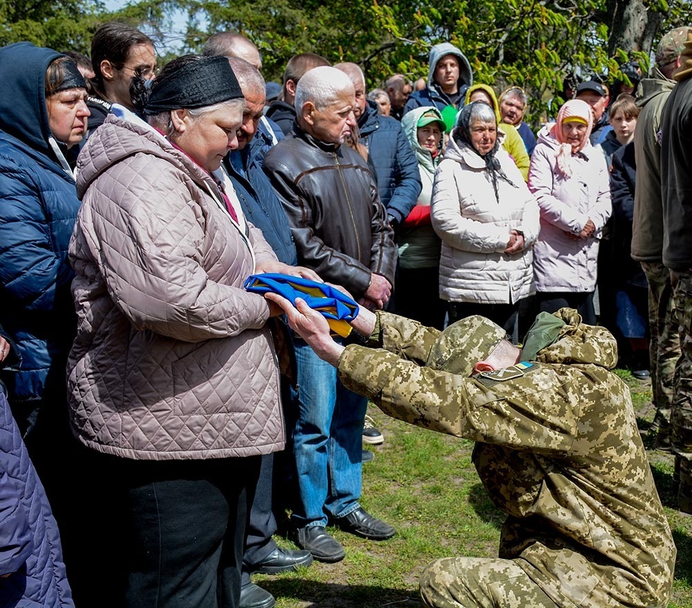 У Переселенні провели в останню путь воїна Вадима Юрченка - 31
