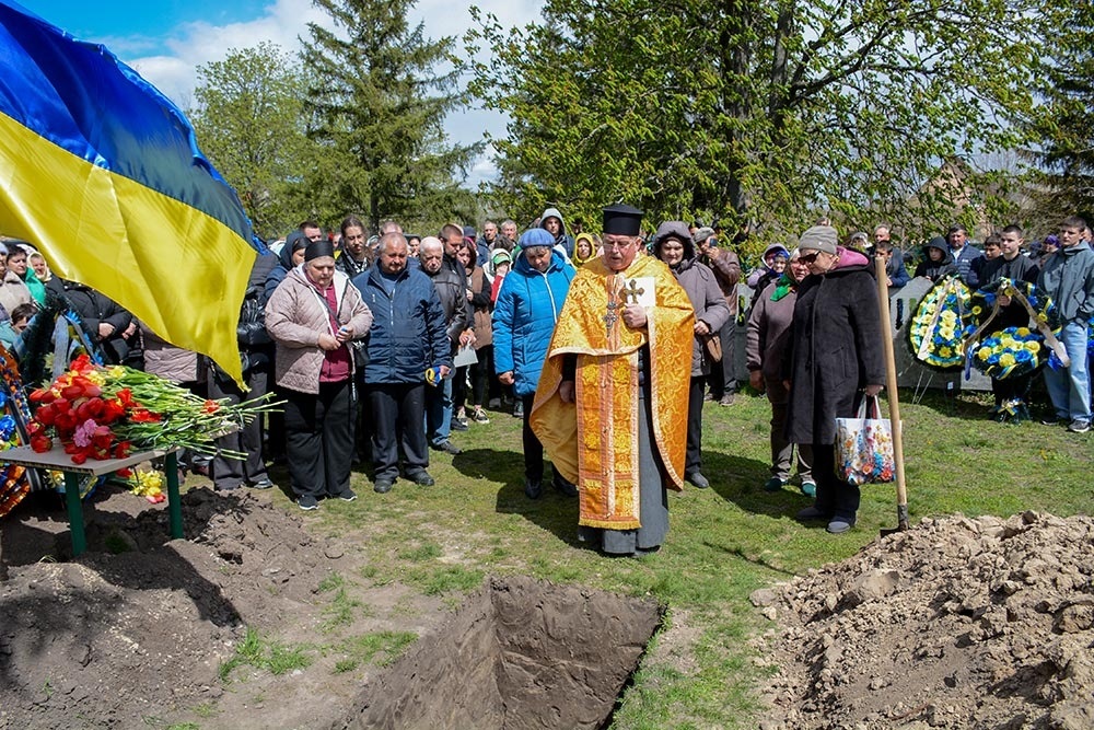 У Переселенні провели в останню путь воїна Вадима Юрченка - 35