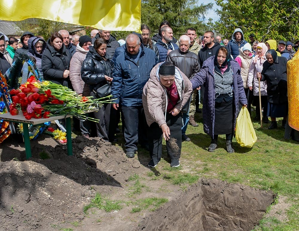 У Переселенні провели в останню путь воїна Вадима Юрченка - 36