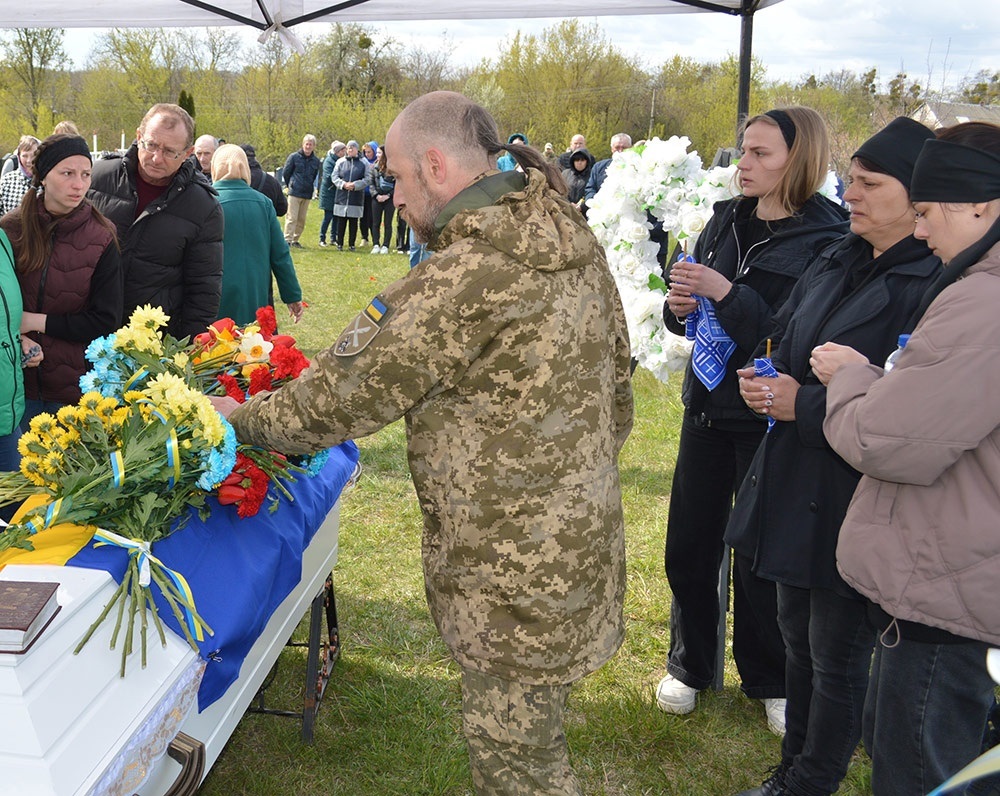 В Демівщині провели в останню путь воїна Василя Бабія - 6
