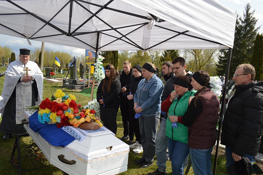 В Демівщині провели в останню путь воїна Василя Бабія - 8