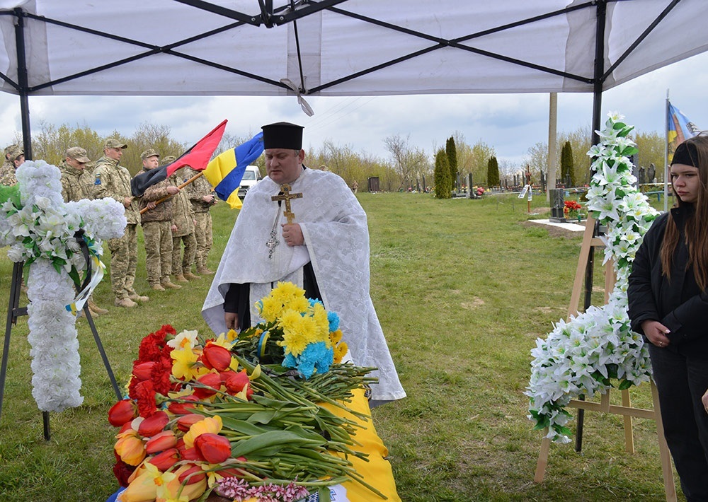 В Демівщині провели в останню путь воїна Василя Бабія - 11