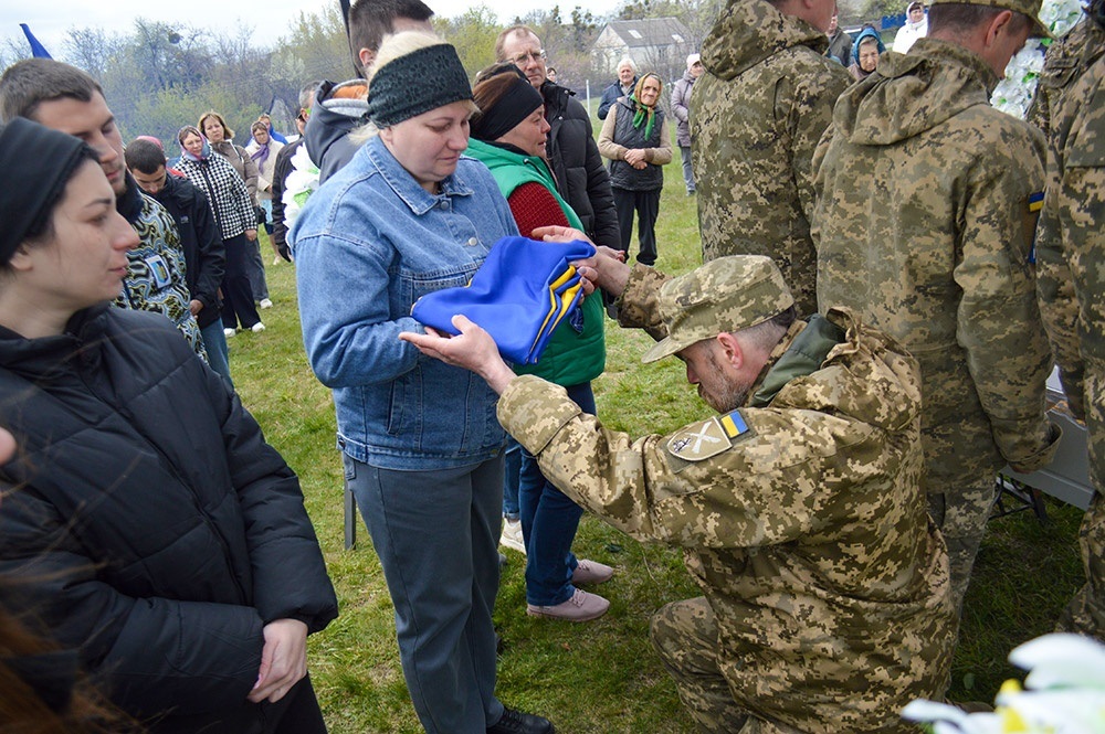 В Демівщині провели в останню путь воїна Василя Бабія - 14