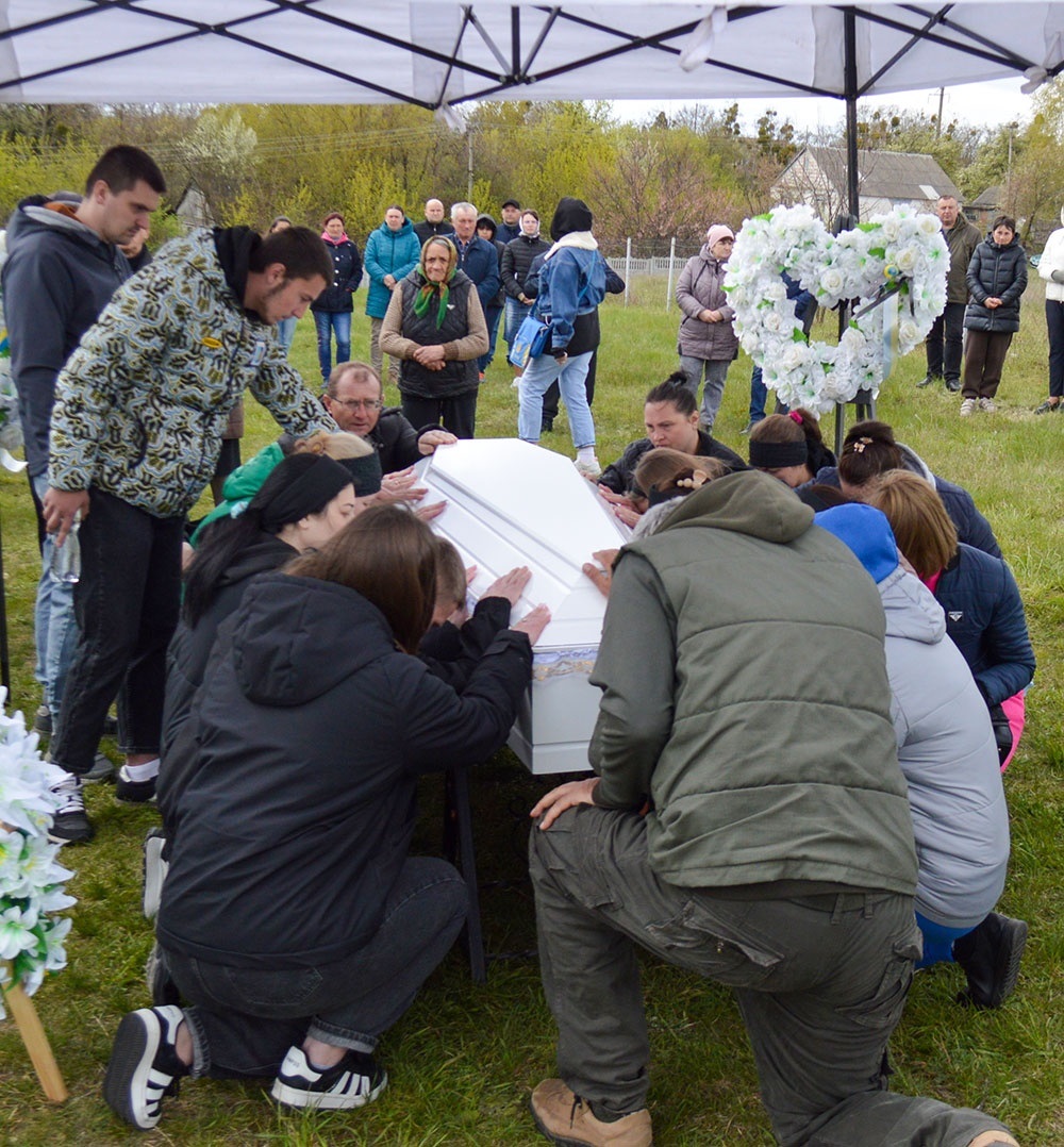 В Демівщині провели в останню путь воїна Василя Бабія - 16