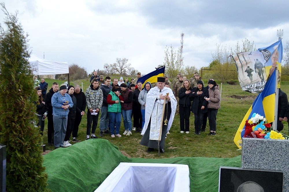 В Демівщині провели в останню путь воїна Василя Бабія - 18