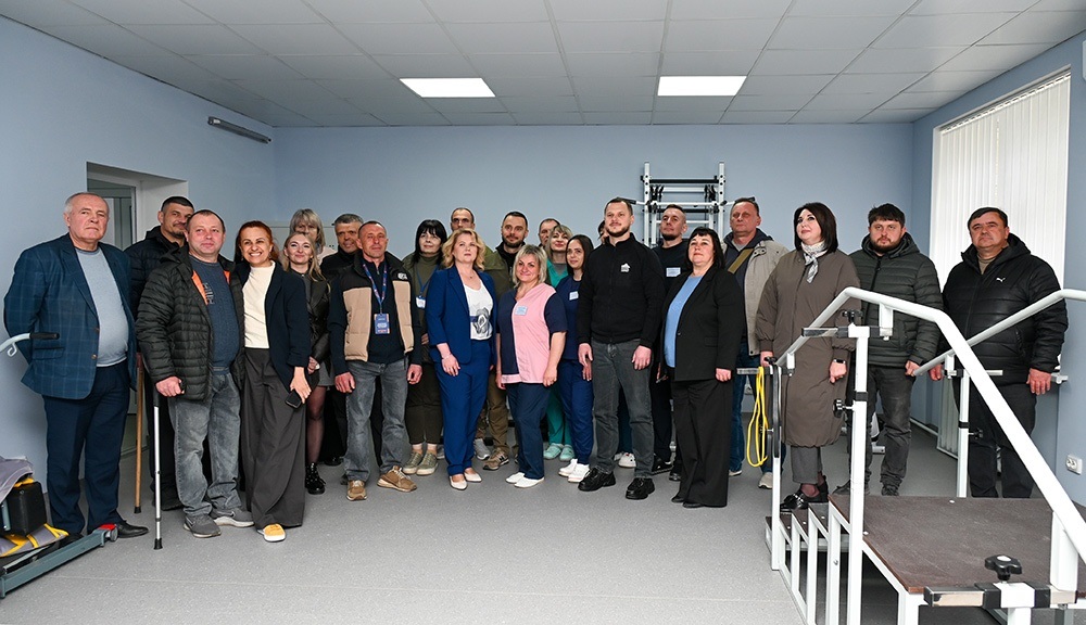 Учасники зустірічі під час візиту міністерки наталії Калмикової та голови Київської ОДА Миколи Калашника в Кагарлик
