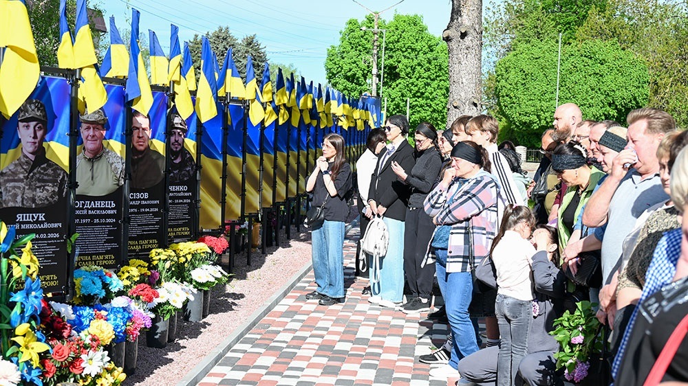Урочиста церемонія відкриття банерів та покладання квітів на Алеї Слави у Кагарлику 8 травня