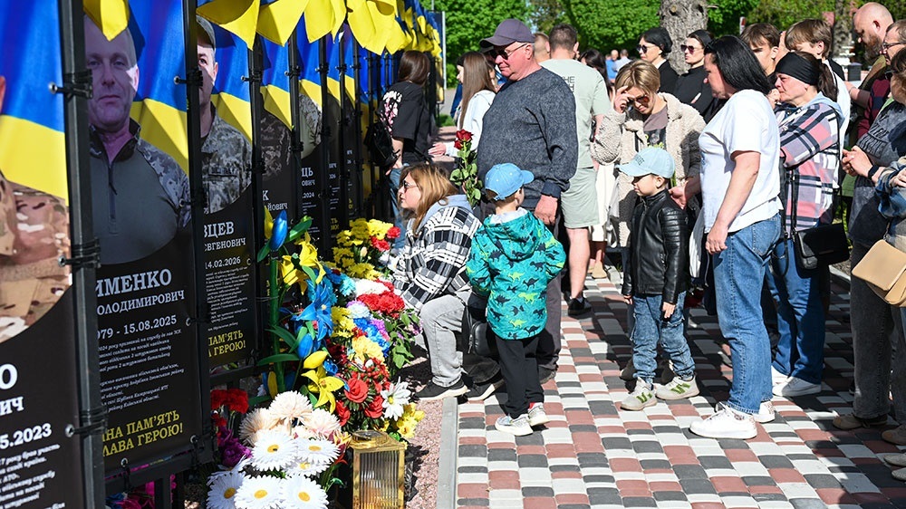 Урочиста церемонія відкриття банерів та покладання квітів на Алеї Слави у Кагарлику 8 травня - 3
