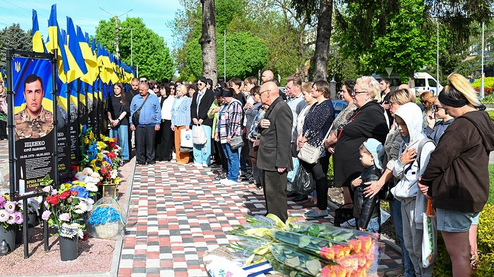 Урочиста церемонія відкриття банерів та покладання квітів на Алеї Слави у Кагарлику 8 травня - 5