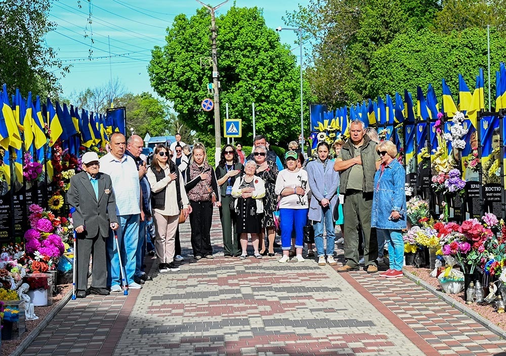 Урочиста церемонія відкриття банерів та покладання квітів на Алеї Слави у Кагарлику 8 травня - 6