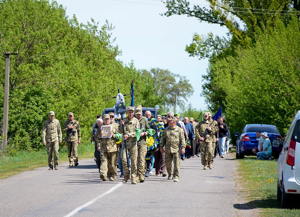 У Кагарлику провели в останню путь воїна Віктора Сірика - 16