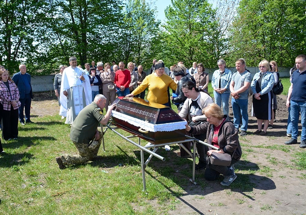 У Кагарлику провели в останню путь воїна Віктора Сірика - 26