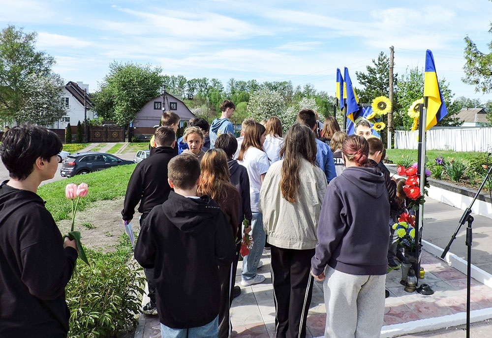 Відкриття меморіального банера на честь загиблого воїна Руслана Коробенка в селі Кадомка - 6