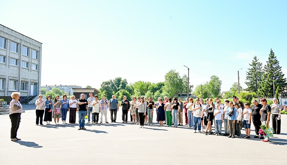 Відкриття меморіальної дошки воїну АТО Станіславу Чернишу на Кагарлицькому ліцеї №3 - 2