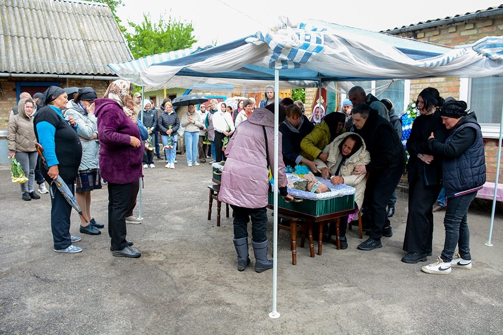 У Переселенні провели в останню путь воїна Олександра Мірошника - 2