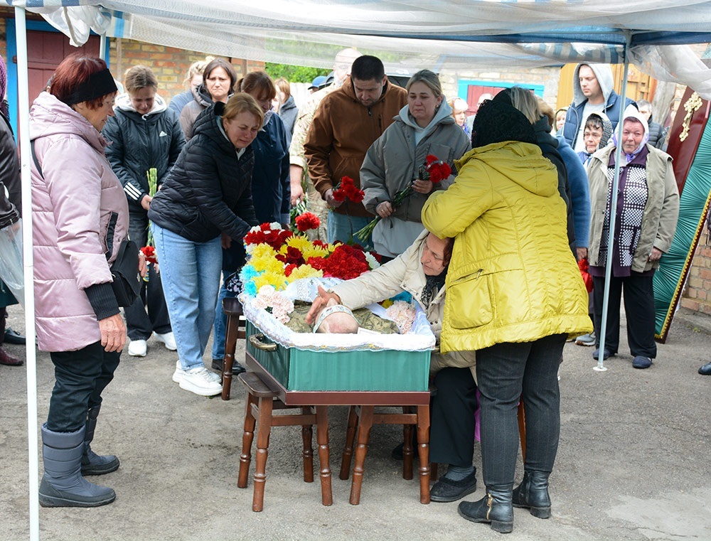 У Переселенні провели в останню путь воїна Олександра Мірошника - 5