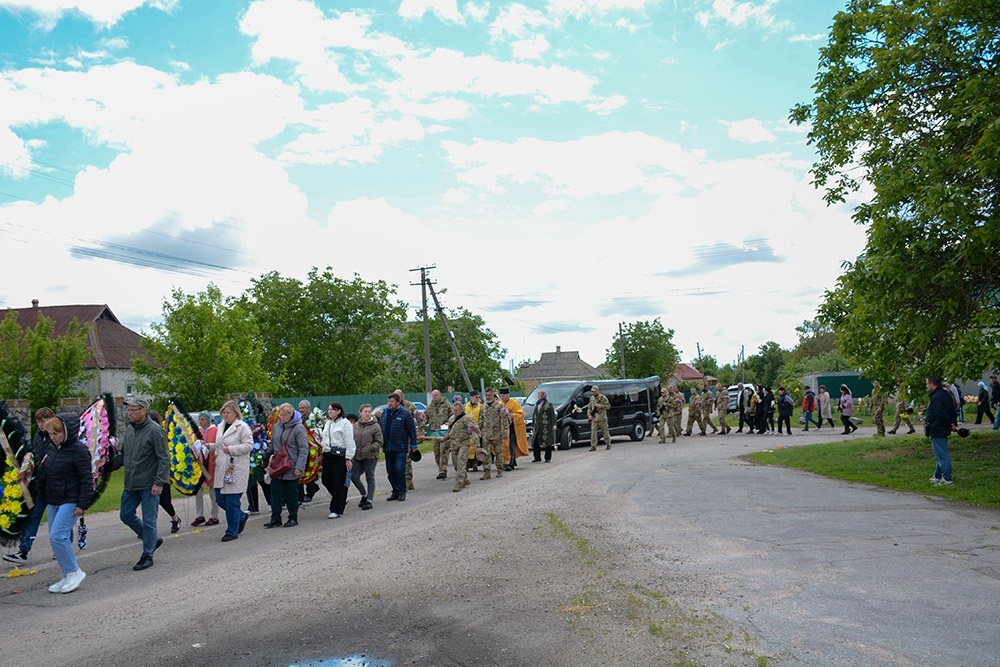 У Переселенні провели в останню путь воїна Олександра Мірошника - 13