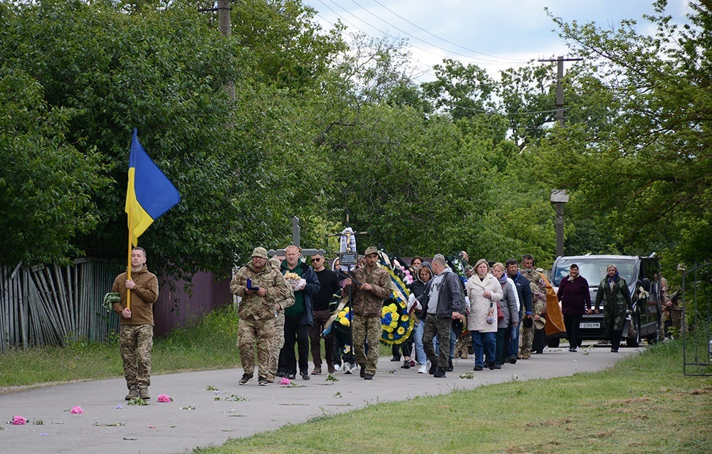 У Переселенні провели в останню путь воїна Олександра Мірошника - 15