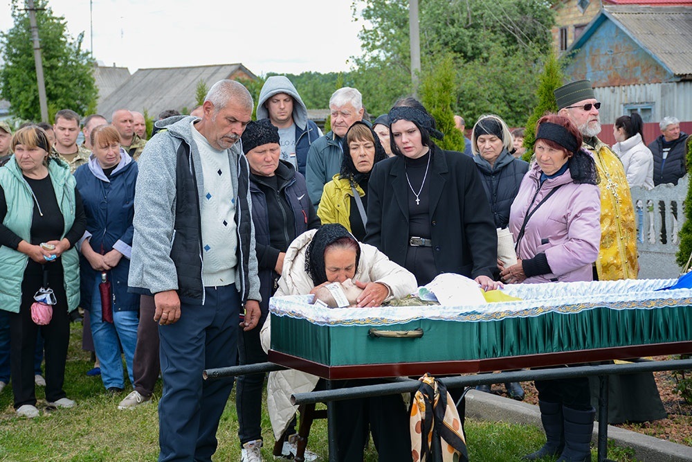 У Переселенні провели в останню путь воїна Олександра Мірошника - 20