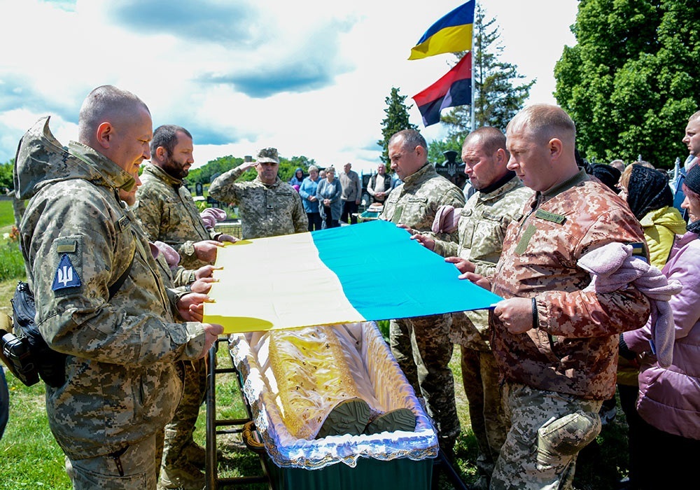 У Переселенні провели в останню путь воїна Олександра Мірошника - 22