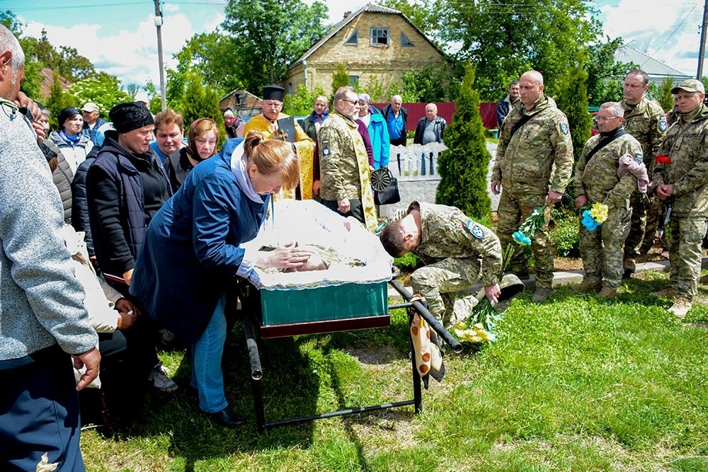 У Переселенні провели в останню путь воїна Олександра Мірошника - 26