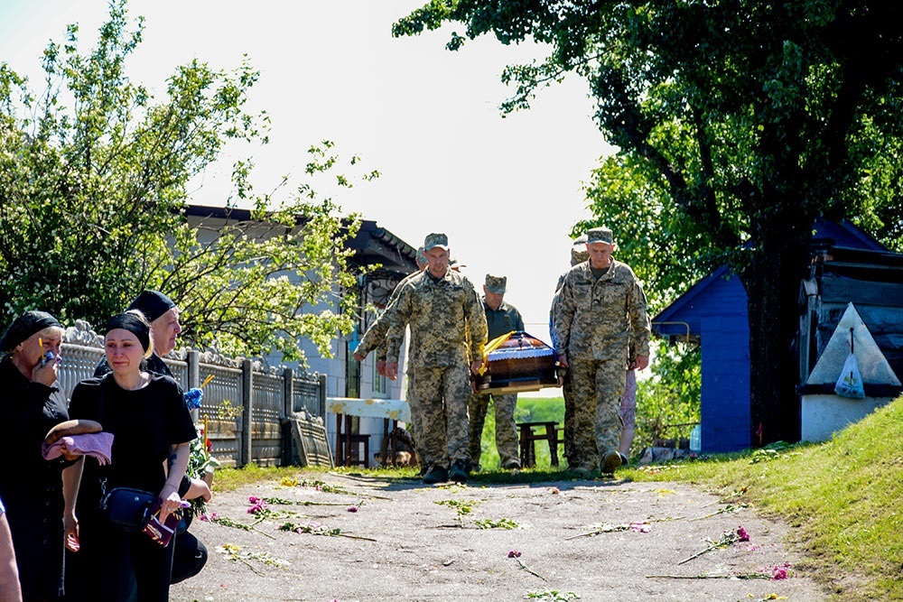У Кадомці провели в останню путь воїна Сергія Кононенка - 6