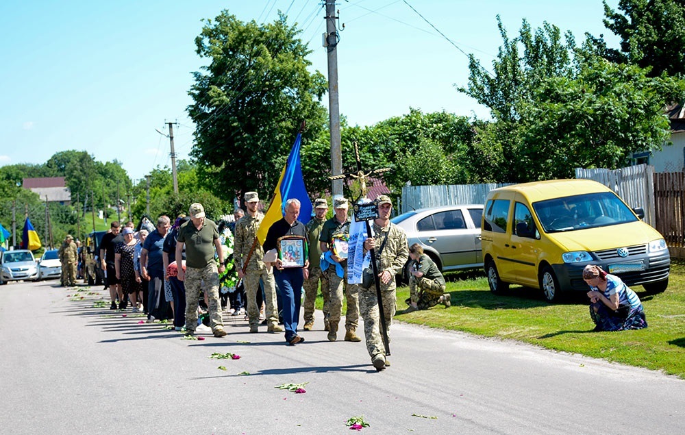 У Кадомці провели в останню путь воїна Сергія Кононенка - 8