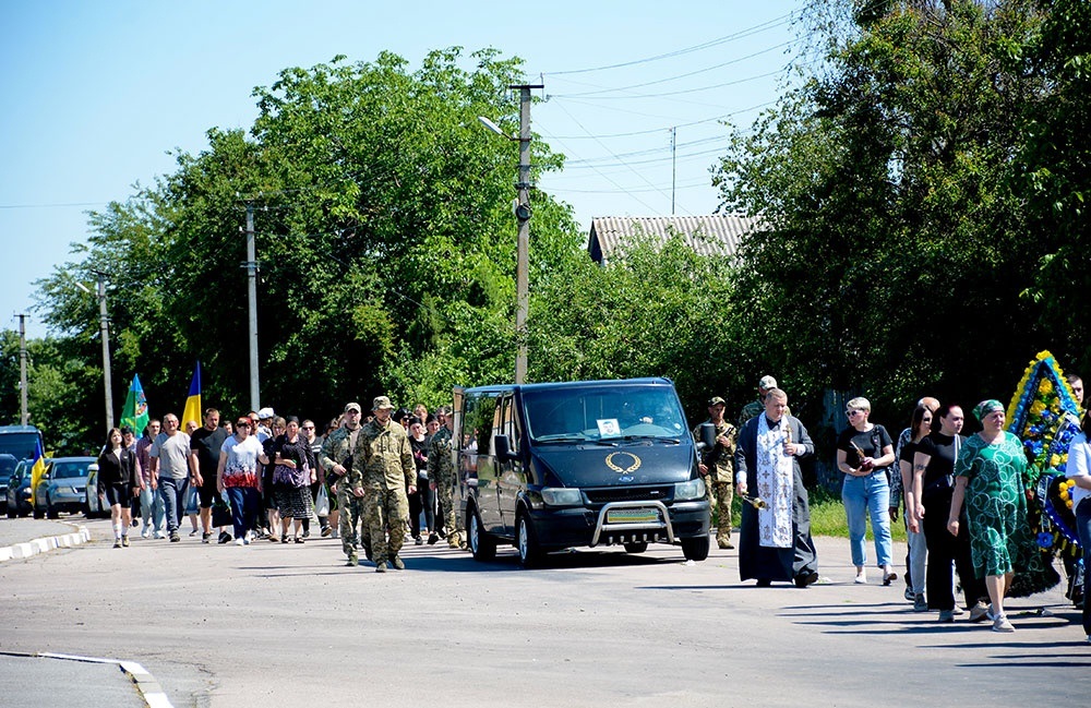У Кадомці провели в останню путь воїна Сергія Кононенка - 11