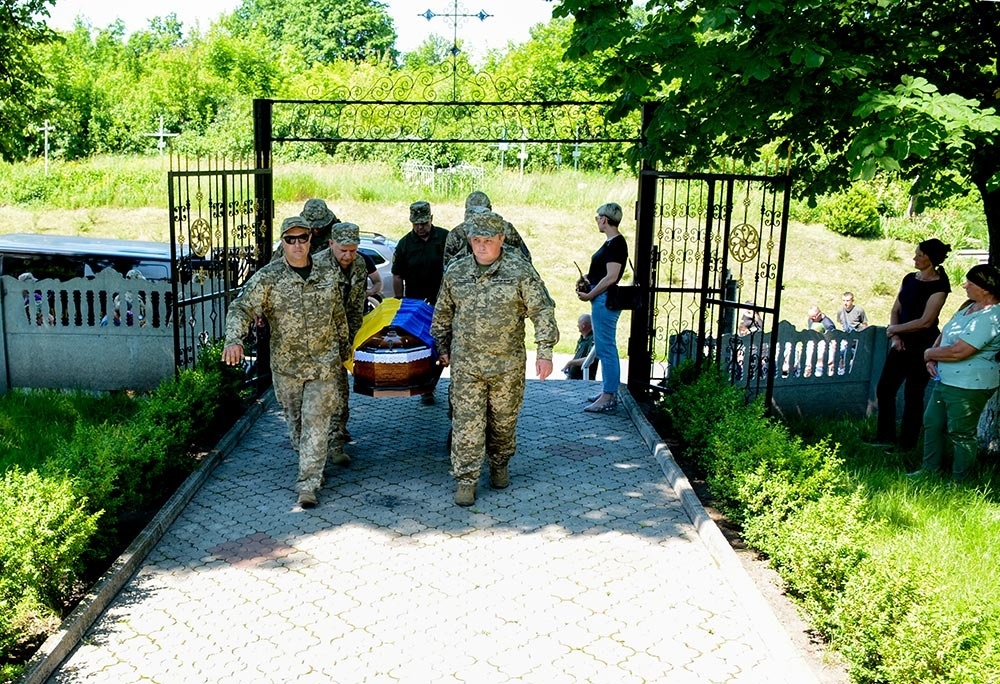 У Кадомці провели в останню путь воїна Сергія Кононенка - 14