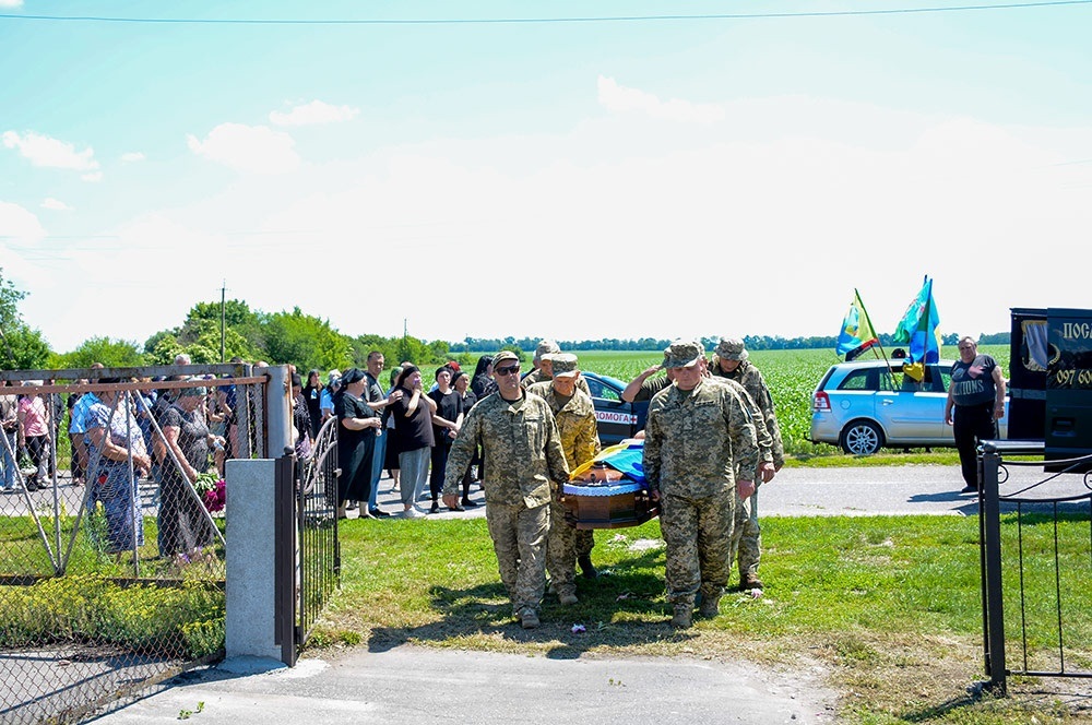 У Кадомці провели в останню путь воїна Сергія Кононенка - 25