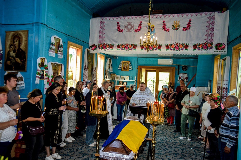 Заупокійна відправа за воїном Миколою Коробенком