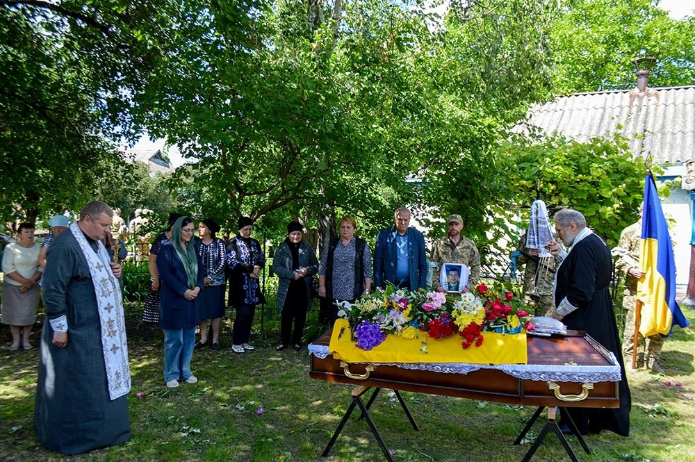 В Зорівці провели в останню путь воїна Миколу Коробенка - 4