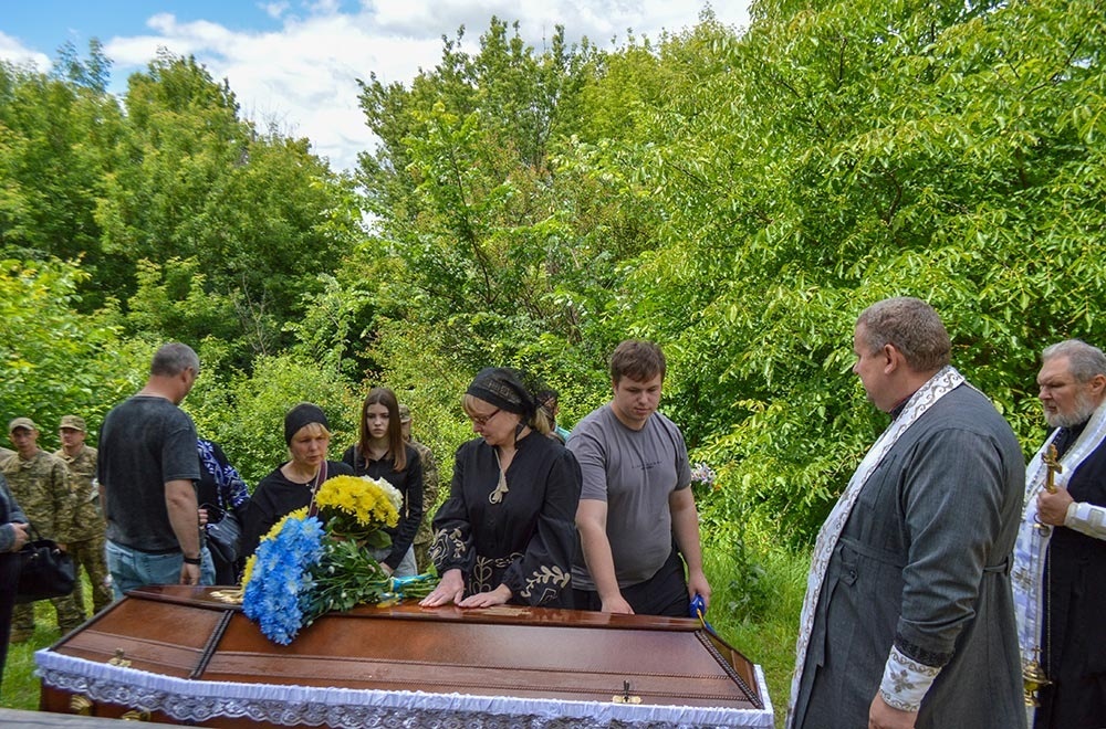 В Зорівці провели в останню путь воїна Миколу Коробенка - 14