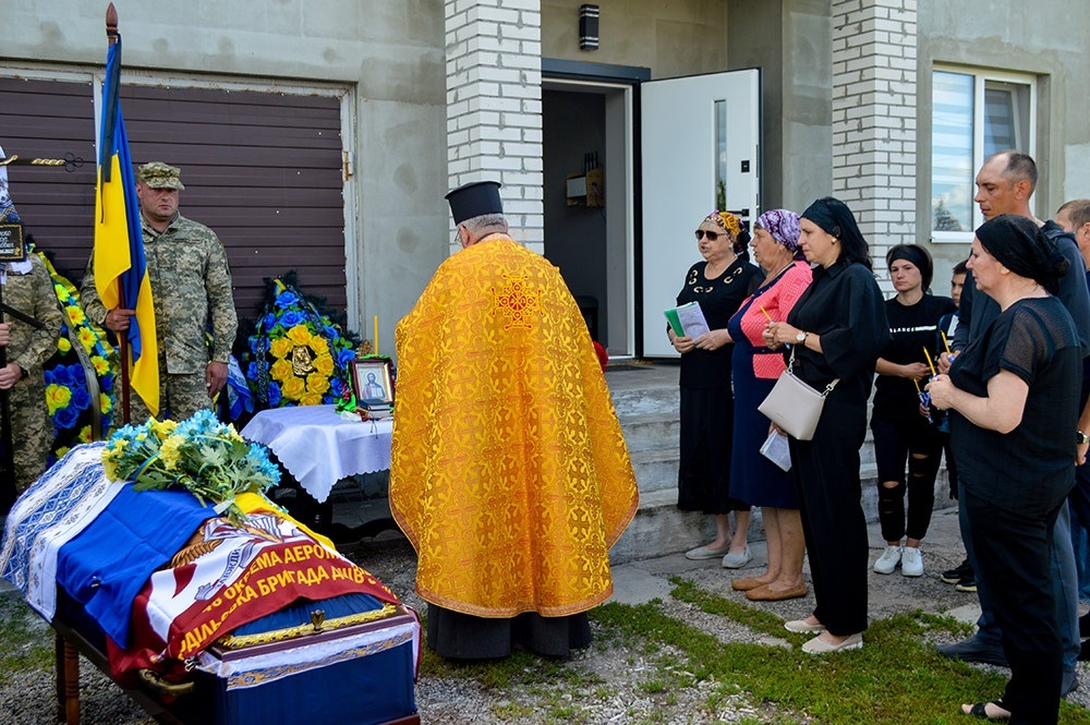 У Кагарлику провели в останню путь воїна Ігоря Слизченка - 2