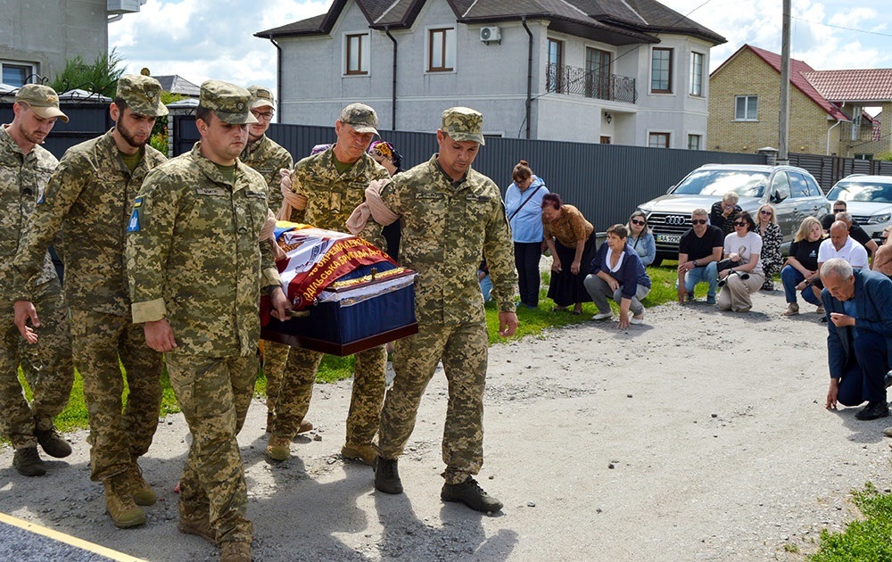 У Кагарлику провели в останню путь воїна Ігоря Слизченка - 10
