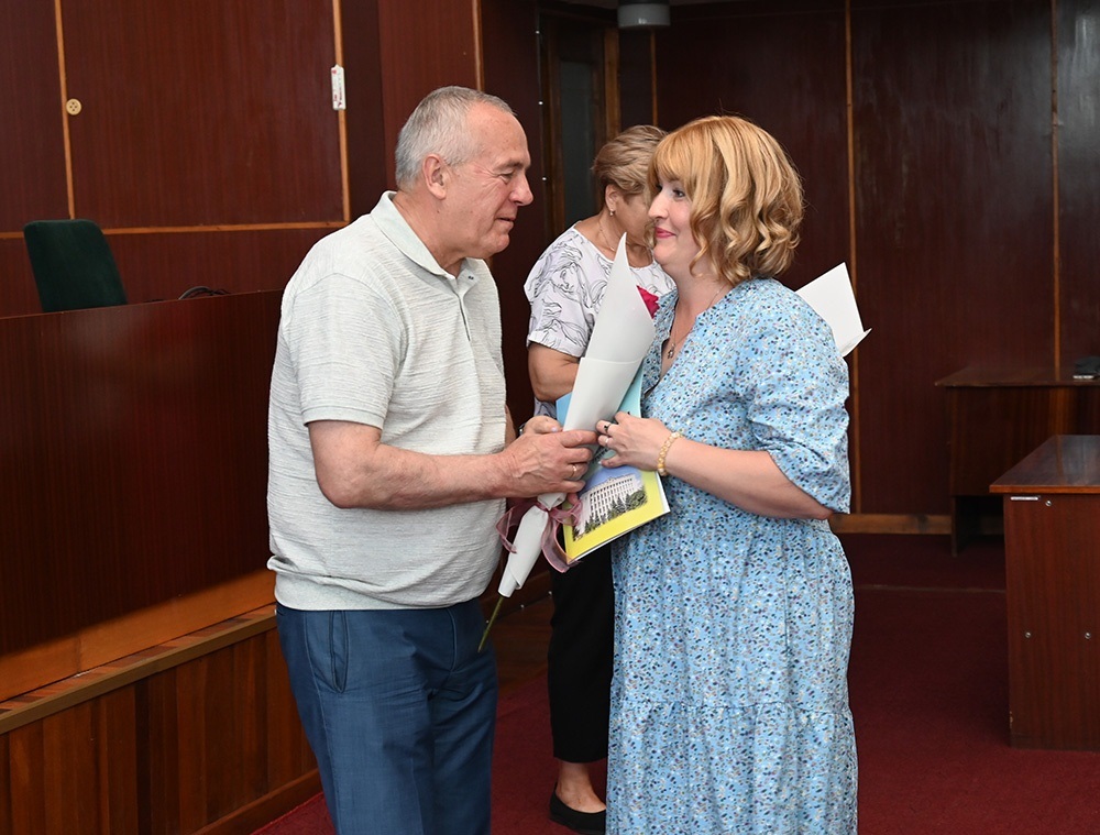За сумлінну працю та відданість справі: у Кагарлику відзначили держслужбовців
