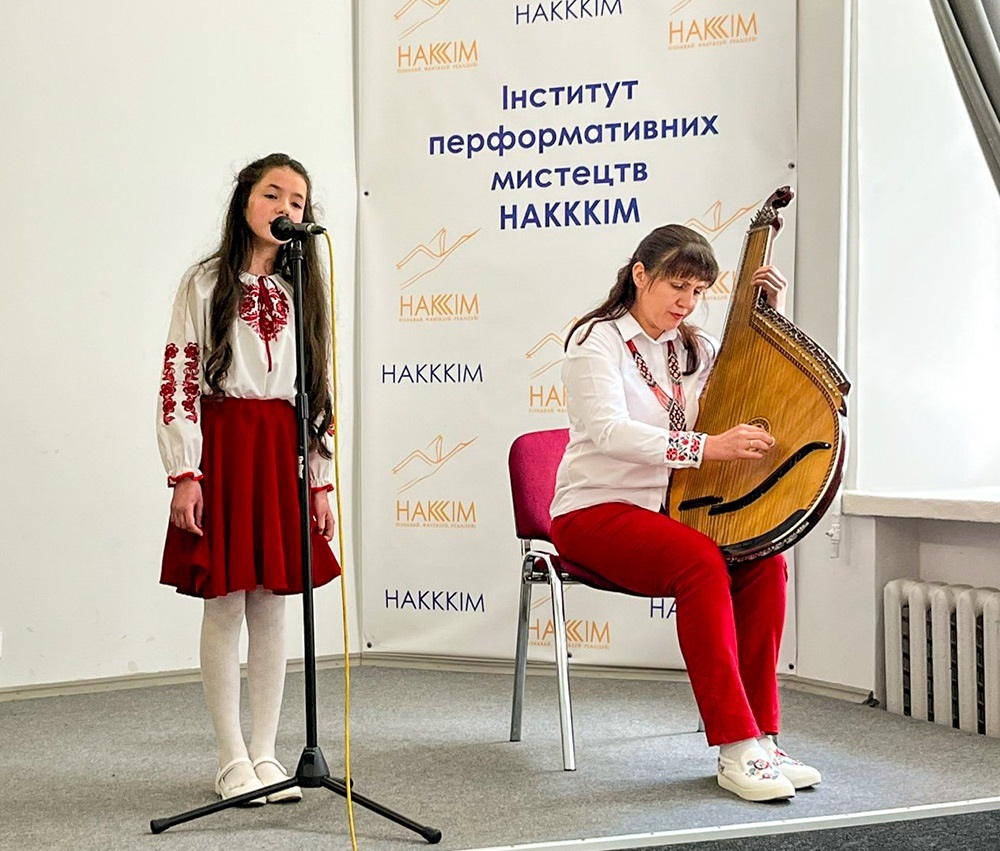 Вихованки Кагарлицької школи мистецтв під час Всеукраїнського конкурсу читців імені Тараса Шевченка з у Києві - 3