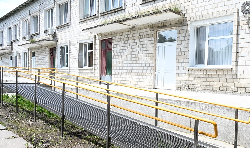 В інфекційному відділенні Кагарлицької БПЛ облаштовано пандус та замінено вікна і більшість дверей на металопластикові