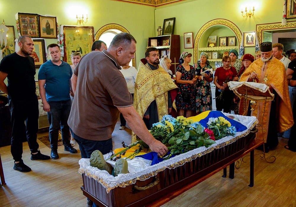 В Черняхові провели в останню путь воїна Ігоря Шевеленка - 2