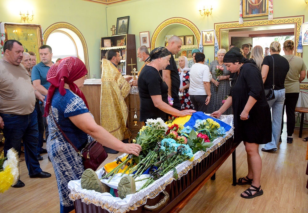 В Черняхові провели в останню путь воїна Ігоря Шевеленка - 6
