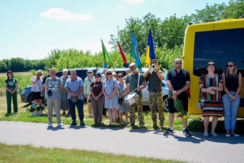 В Черняхові провели в останню путь воїна Ігоря Шевеленка - 19
