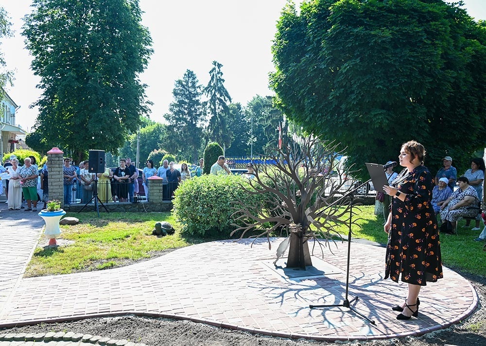 Відкриття мистецької інсталяції Дерево надії у сквері біля міської ради Кагарлика - 3
