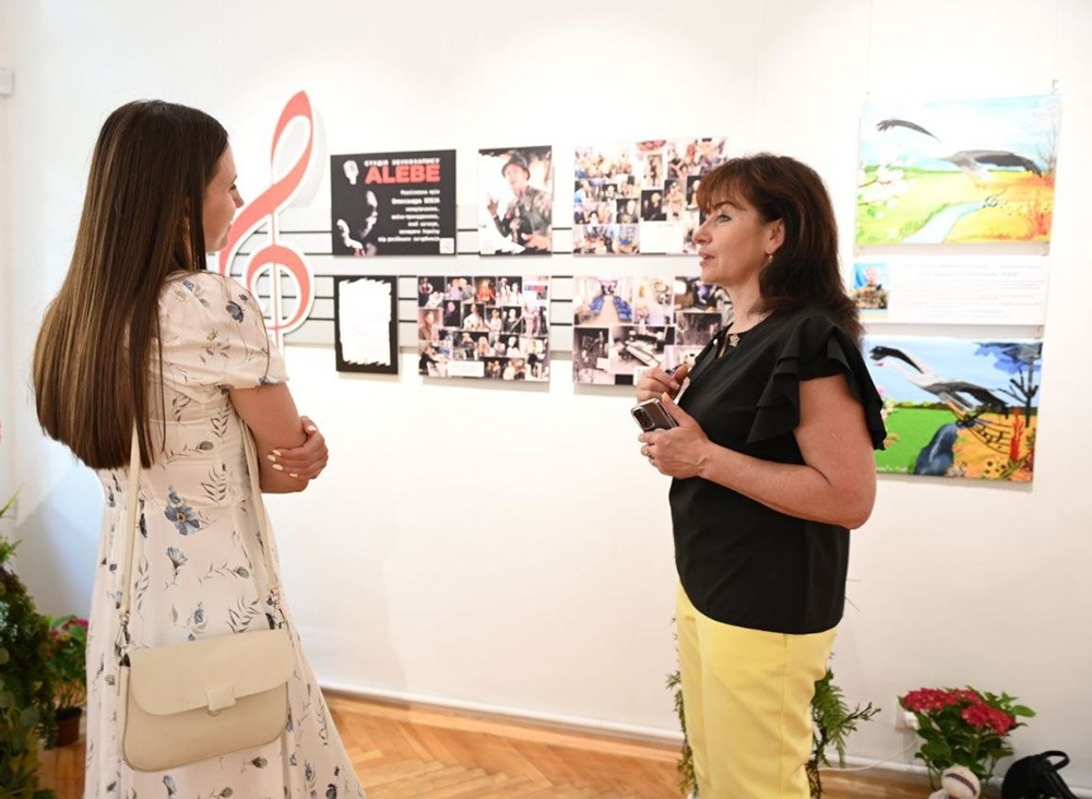 Учасниці виставки Вікторія Матейчик та Лариса Зозуля